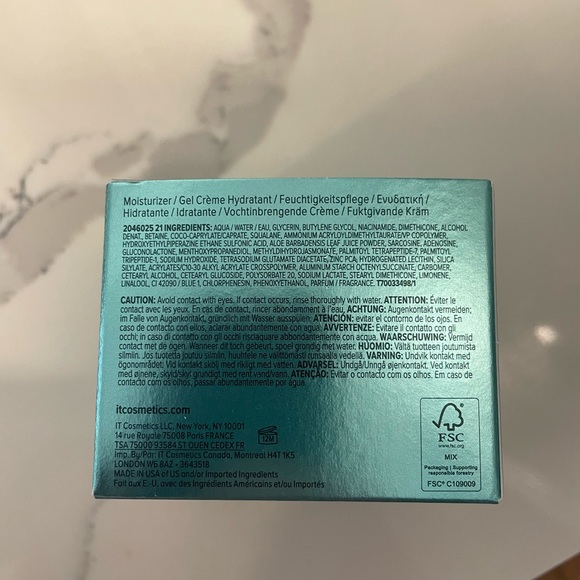 It cosmetics CONFIDENCE IN A GEL CREAM OIL-FREE MOISTURIZER - Picture 4 of 5